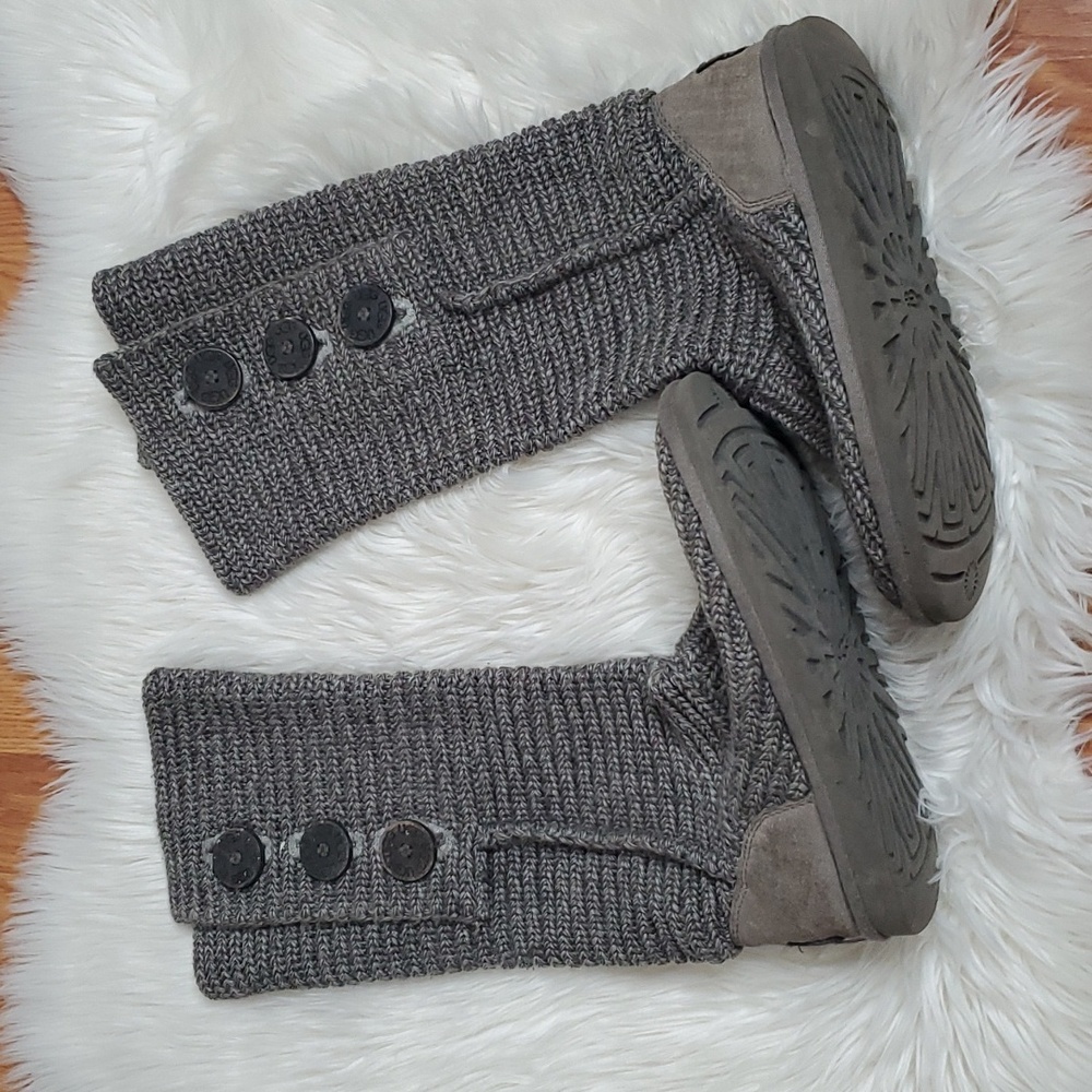 UGG Cardy size 7